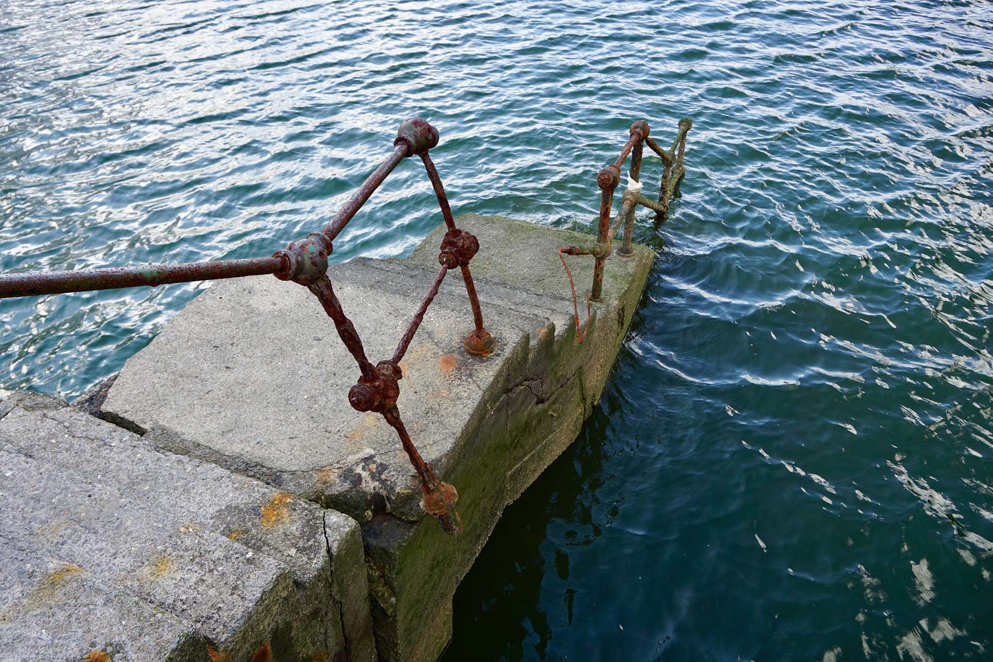 broken-stairs-premises-liability broken-stairs-premises-liability